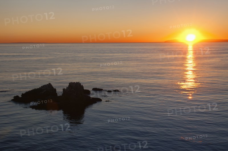 USA, California, Laguna Beach, sunset over Pacific Ocean. Photo : Gary Weathers