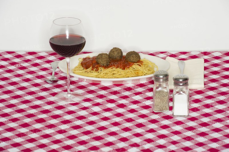 Spaghetti with meatballs.
