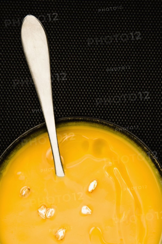 Studio shot of yellow dessert. Photo : Joe Clark