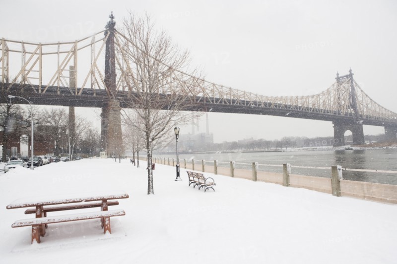 USA, New York City, Queensboro Bridge in winter. Photo: fotog