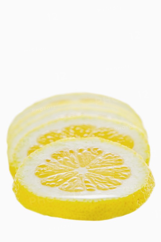 Studio shot of lemon slices. Photo : Justin Paget