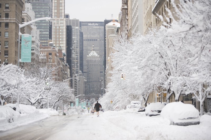 USA, New York City, Park Avenue in winter. Photo: fotog