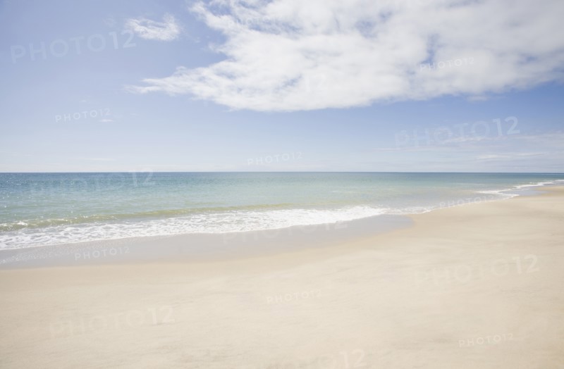 USA, Massachusetts, Empty beach. Photo: Chris Hackett