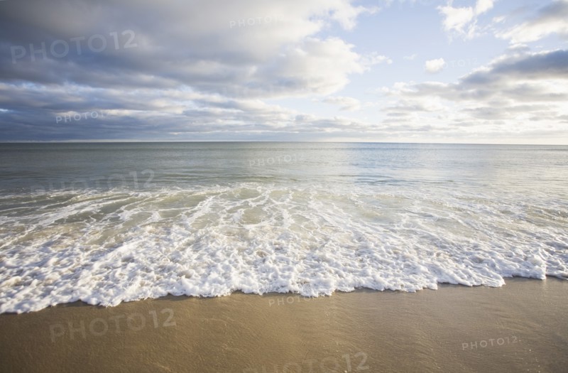 USA, Massachusetts, Empty beach. Photo: Chris Hackett