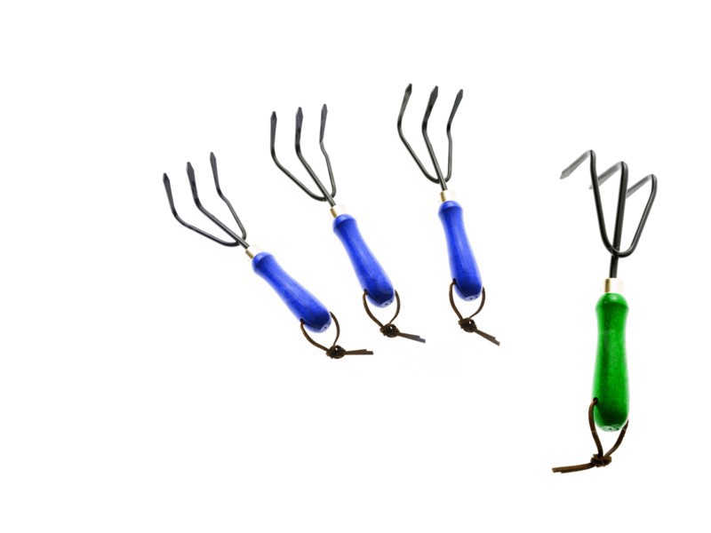 Studio shot of gardening fork. Photo : David Arky