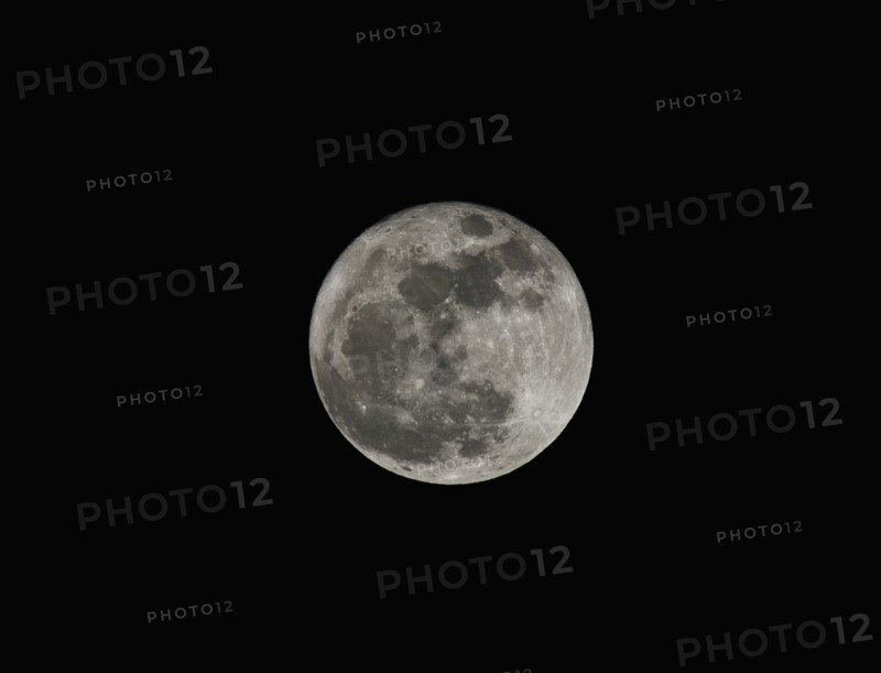 Full moon against night sky.