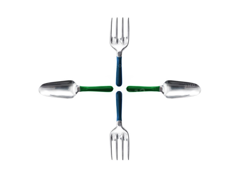 Studio shot of spades and gardening forks. Photo : David Arky