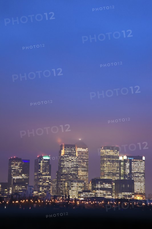 UK, London, Canary Wharf at dusk. Photo: Henryk Sadura