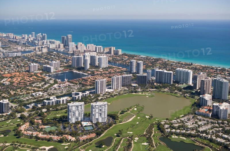 USA, Florida, Miami cityscape as seen from air. Photo : fotog