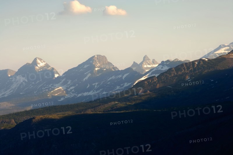 USA, Montana, Glacier National Park, Mountain range. Photo : Noah Clayton