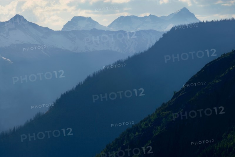 USA, Montana, Glacier National Park, Mountain range. Photo : Noah Clayton