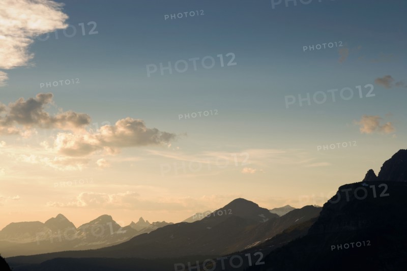 USA, Montana, Glacier National Park, Mountain range. Photo : Noah Clayton