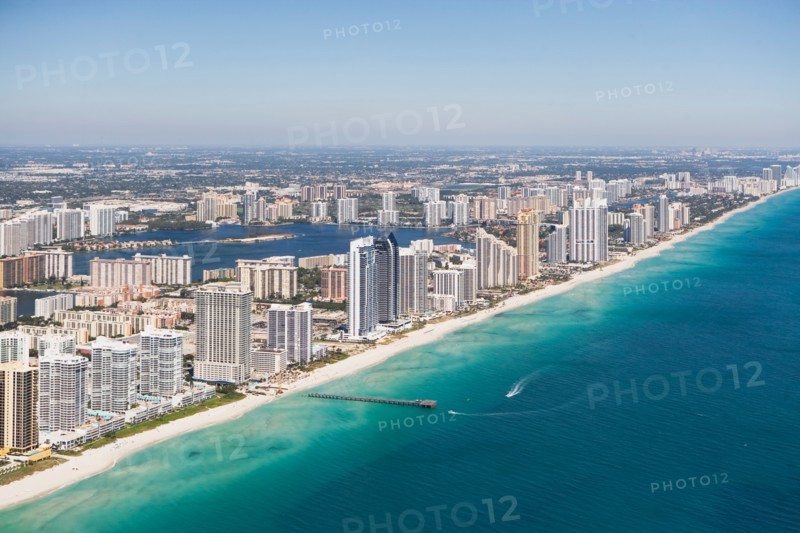 USA, Florida, Miami cityscape as seen from air. Photo : fotog