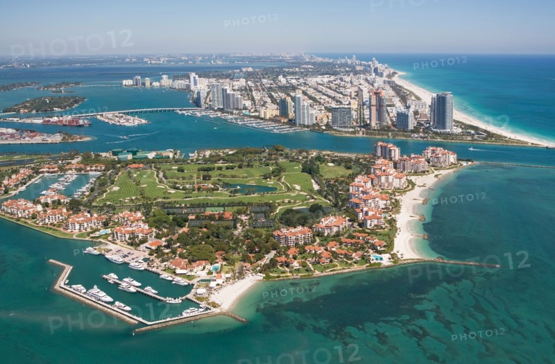 USA, Florida, Miami skyline as seen from air. Photo : fotog