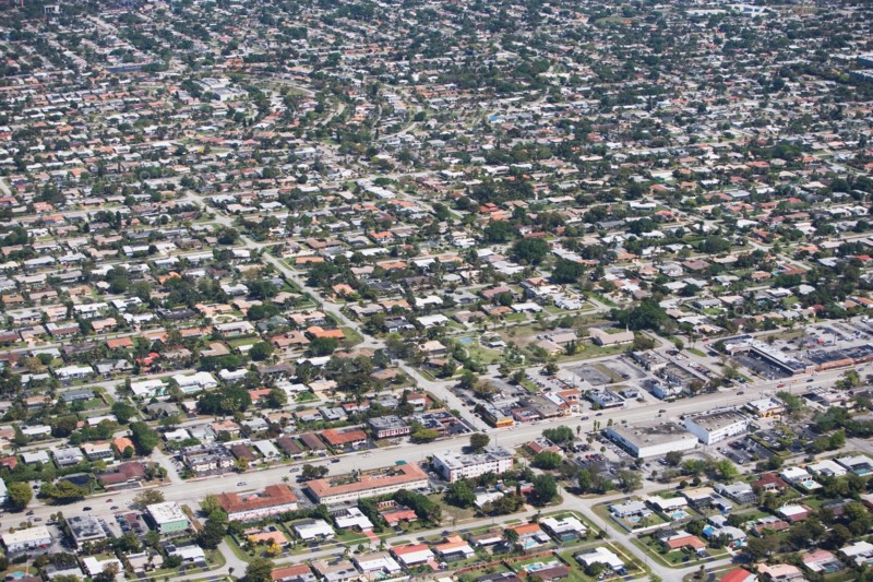 USA, Florida, Miami, Aerial view of suburban residential district . Photo : fotog