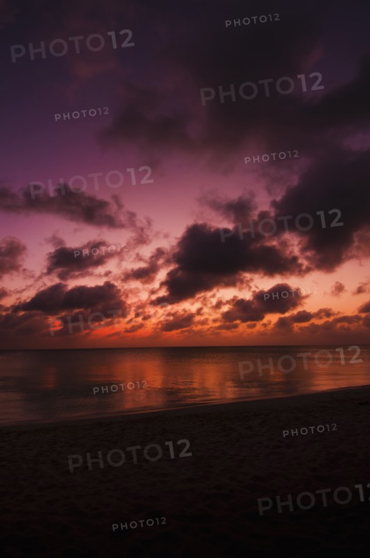 Aruba, sea at sunset. Photo : Daniel Grill