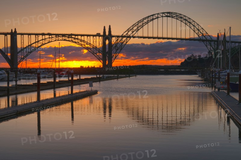 USA, Oregon, Lincoln County, Newport Bay Bridge. Photo : Gary Weathers
