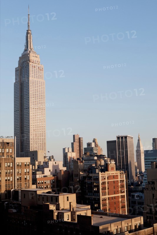 USA, New York, New York City, Manhattan skyline with Empire State Building. Photo : Winslow Productions