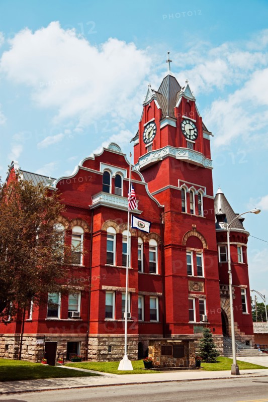 USA, West Virginia, Parsons, Facade of old courthouse. Photo : Henryk Sadura