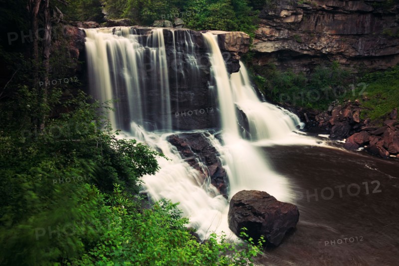 USA, West Virginia, Blackwater Falls State Park, Scenic view of Blackwater Falls. Photo: Henryk Sadura
