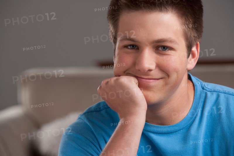 Portrait of teenage boy (16-17) . Photo : Rob Lewine