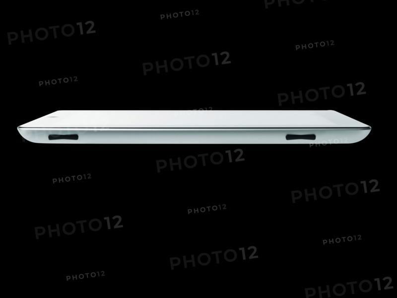 Studio shot of digital tablet. Photo : David Arky