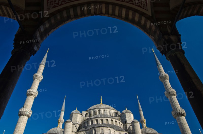 Turkey, Istanbul, Sultanahmet Mosque.