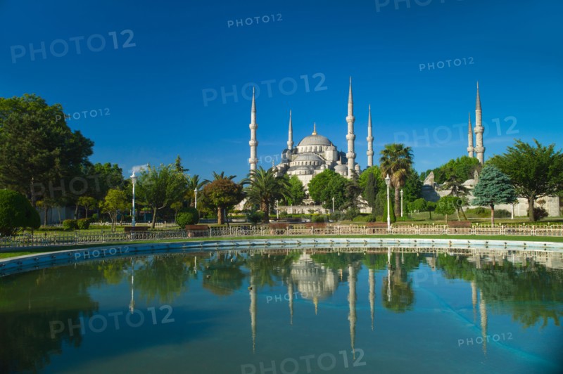 Turkey, Istanbul, Sultanahmet Mosque with pond.