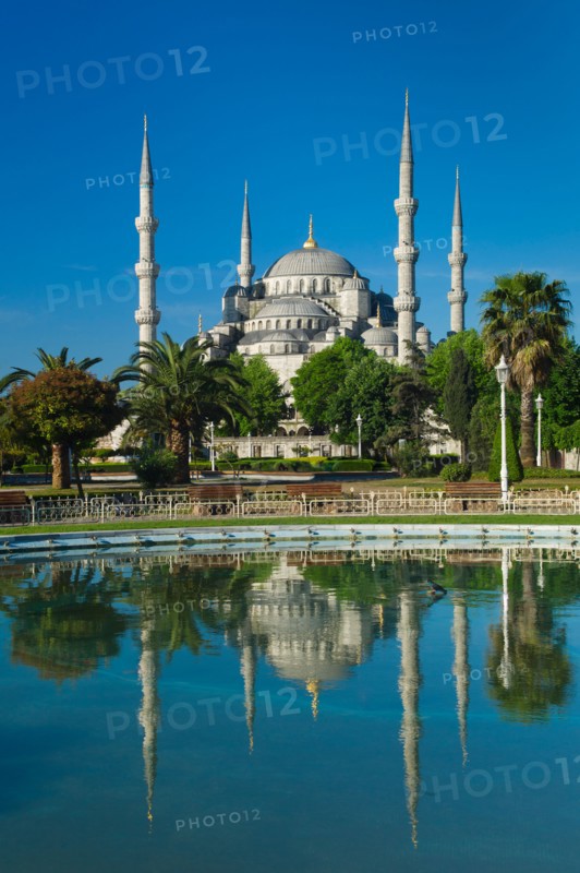 Turkey, Istanbul, Sultanahmet Mosque with pond.