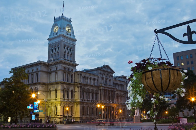 USA, Kentucky, Louisville, Facade of City Hall at morning. Photo: Henryk Sadura
