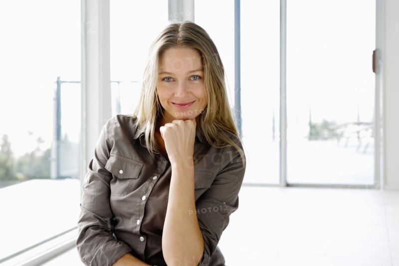 Portrait of mature woman. Photo : Rob Lewine