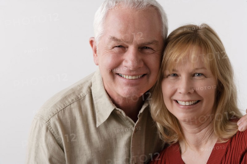 Portrait of elderly couple, studio shot. Photo : Rob Lewine
