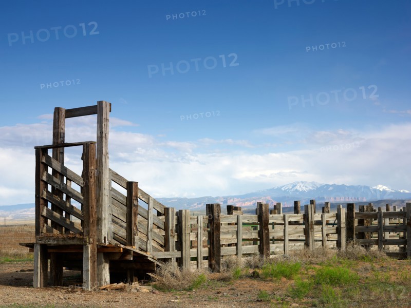 USA, Utah, Wooden fence on ranch. Photo : John Kelly