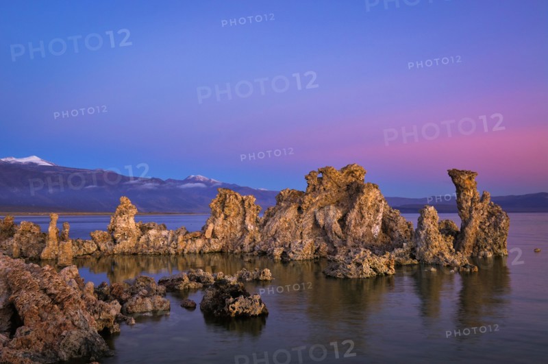 USA, California, Mono Lake with tufa rocks. Photo: Gary J Weathers