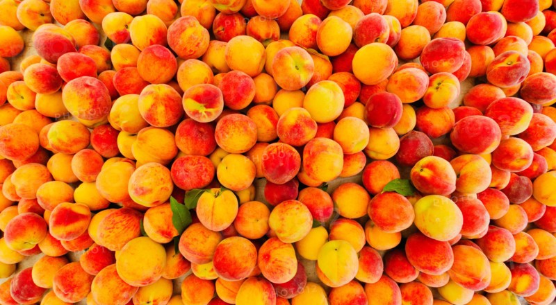 Heap of peaches.