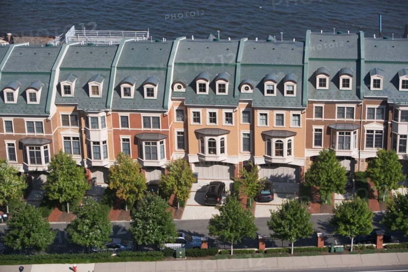 USA, New Jersey, Weehawken, Suburban houses. Photo: fotog