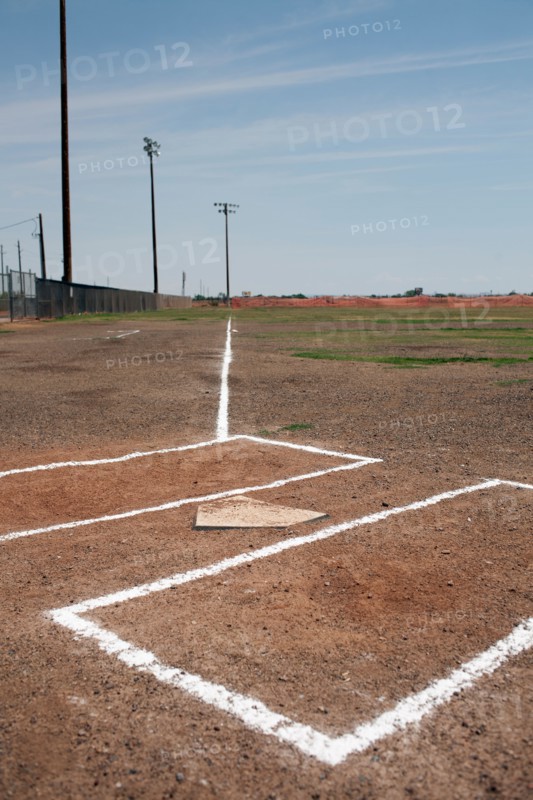 Baseball home plate. Photo : Winslow Productions