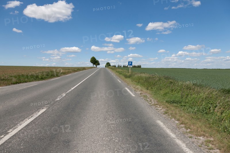 France, Picardy, Somme, Peronne, Rural highway. Photo: Jan Scherders