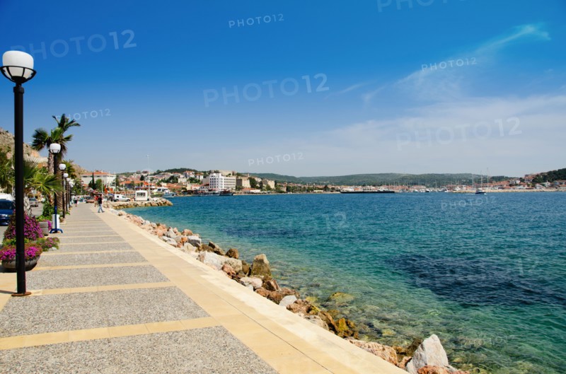 Turkey, Cesme, promenade. Photo: Tetra Images