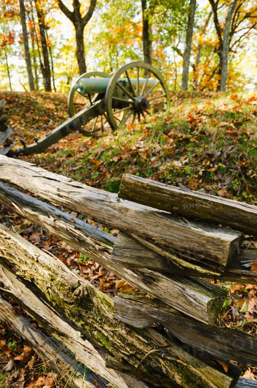 USA, Georgia, Kennesaw, Historic ranch with cannon.