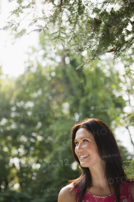 Roaring Brook Lake, Close up of woman in forest. Photo : Jamie Grill