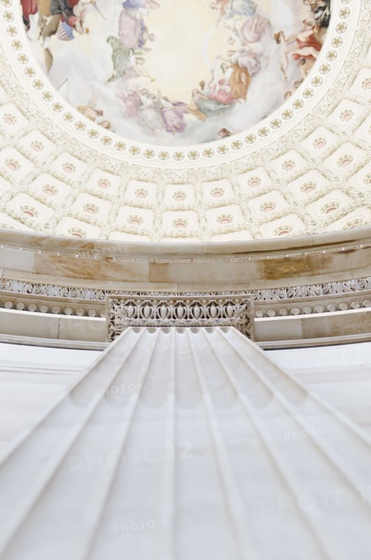 USA, Washington DC, Capitol Building, Close up of fresco and coffers on ceiling. Photo : Jamie Grill