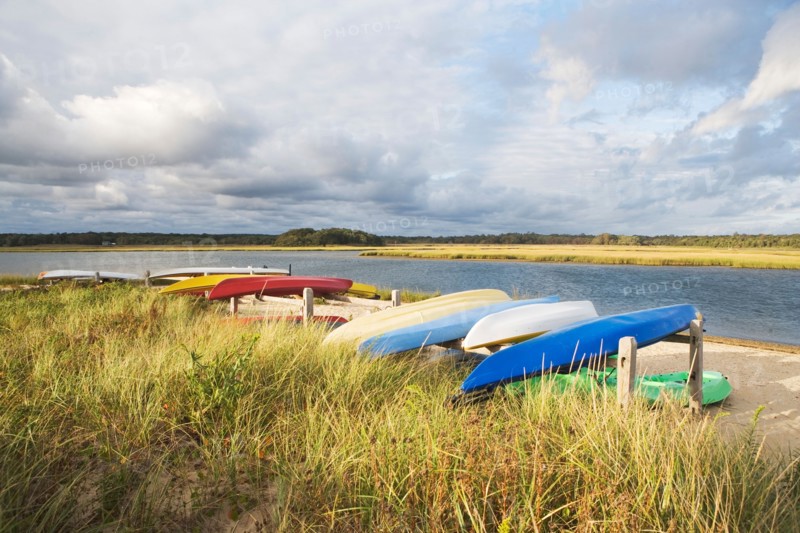 USA, New York, Long Island, East Hampton, Boats lying upside down on jetty . Photo: fotog