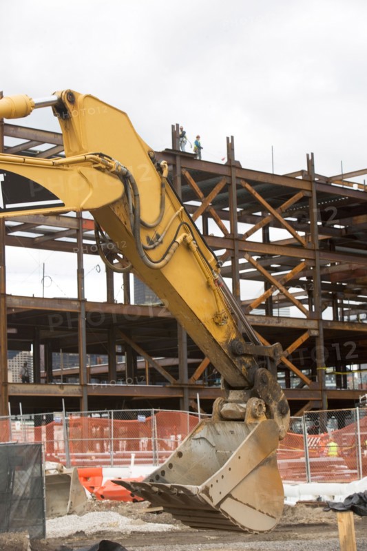 USA, New York City, Digger at construction site. Photo: fotog
