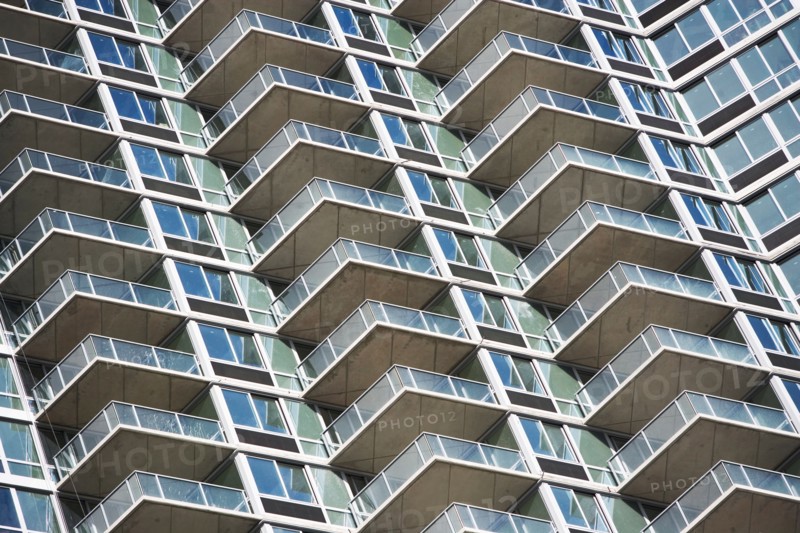 USA, New York City, Exterior of modern residential building. Photo : fotog