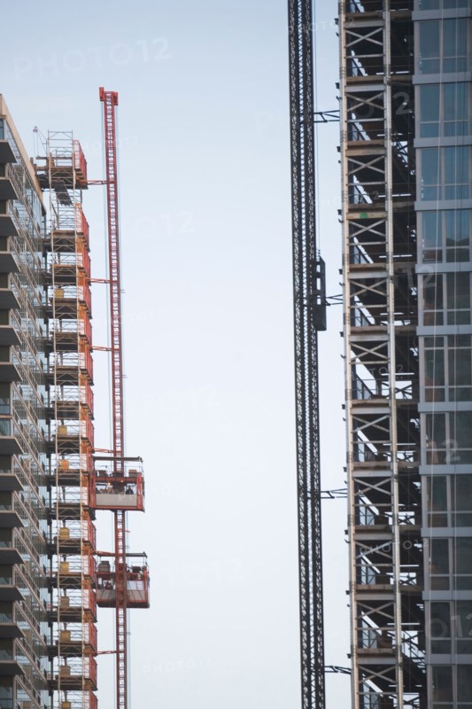 USA, New York City, Modern office blocks under construction. Photo: fotog