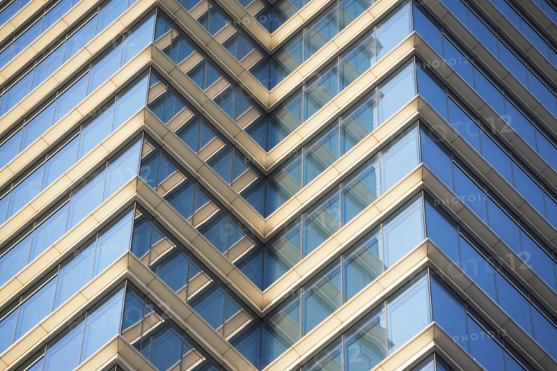 USA, New York City, Low angle view of modern office block. Photo : fotog