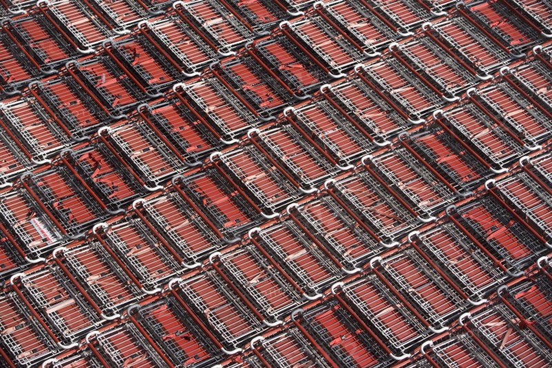 Full frame shot of supermarket trolleys. Photo : fotog