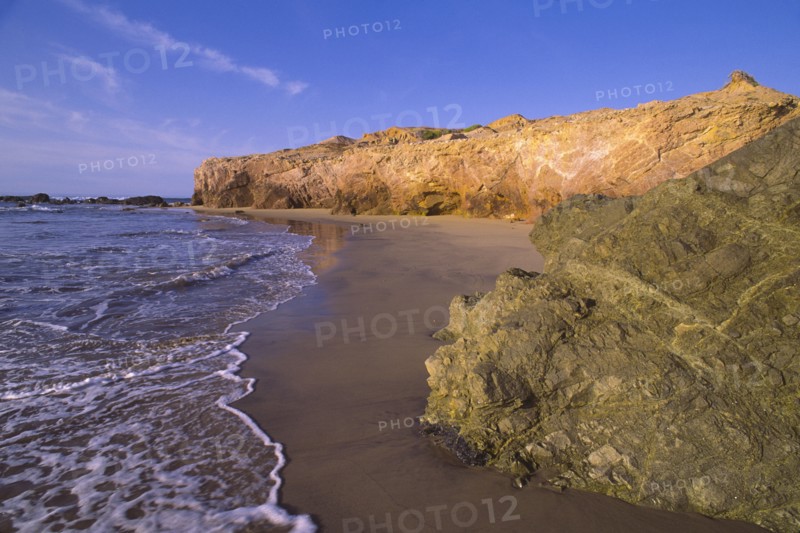 Mexico, Baja California Sur, Beach with rocks. Photo: DKAR Images