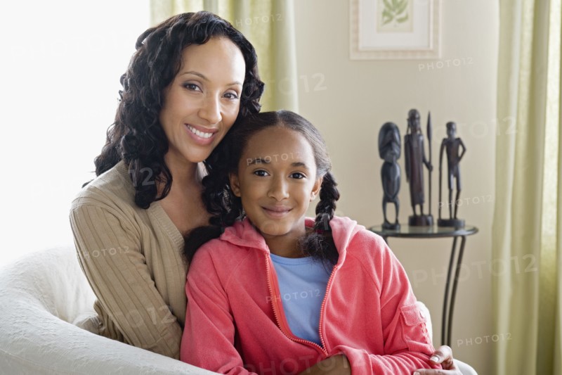 Portrait of Mother and Daughter (10-11). Photo : Rob Lewine